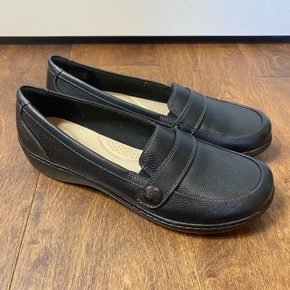 Clarks Women’s Cora Daisy Black Tumbled Size 8.5 New In Box